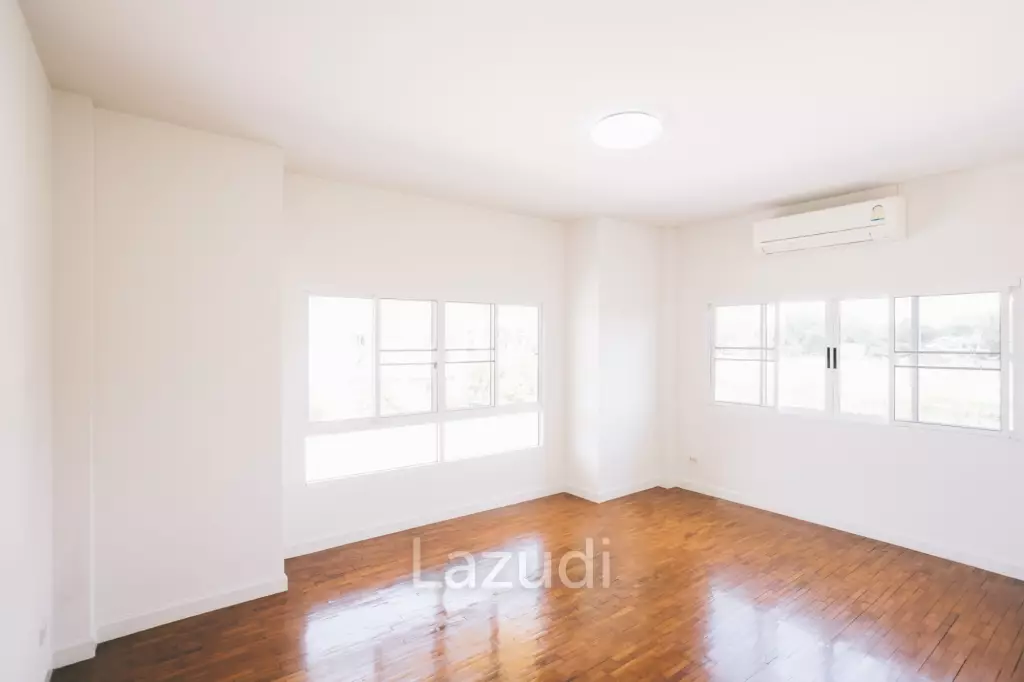 4 Bedrooms Large 2-storey House For Sale With Swimming Pool