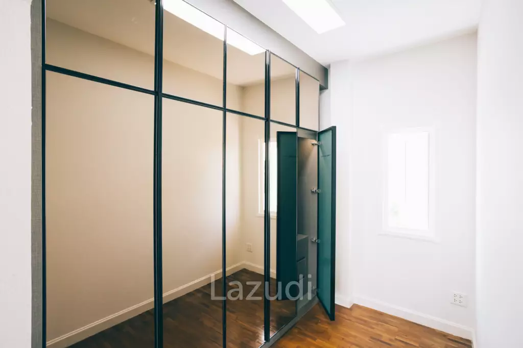 4 Bedrooms Large 2-storey House For Sale With Swimming Pool