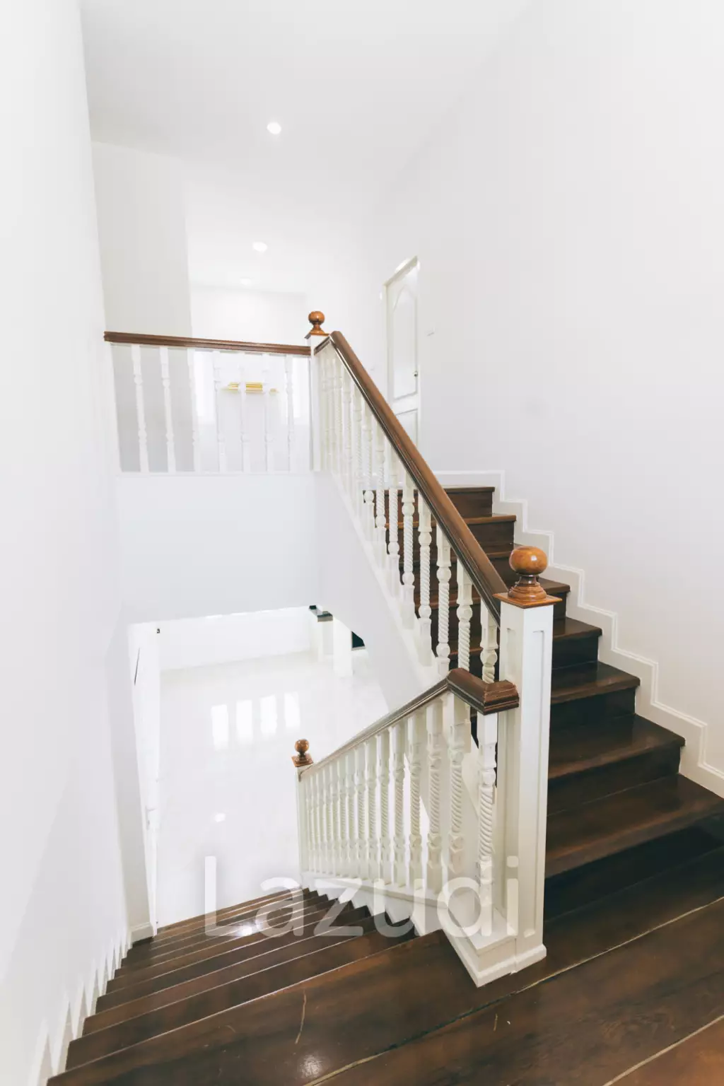 4 Bedrooms Large 2-storey House For Sale With Swimming Pool