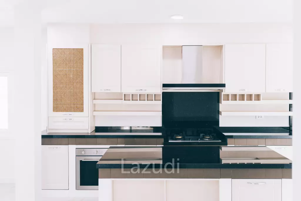 4 Bedrooms Large 2-storey House For Sale With Swimming Pool