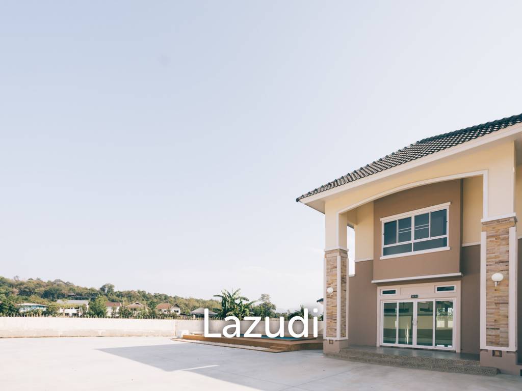 4 Bedrooms Large 2-storey House For Sale With Swimming Pool