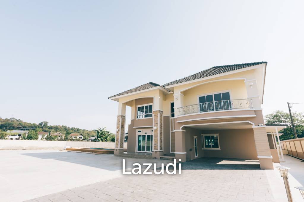 4 Bedrooms Large 2-storey House For Sale With Swimming Pool