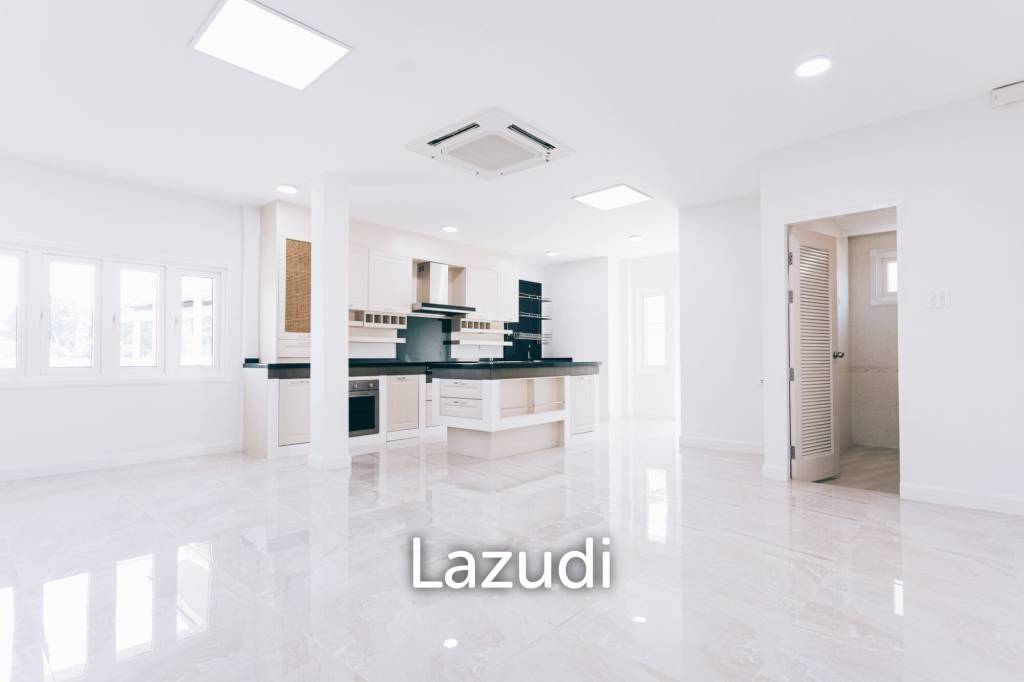 4 Bedrooms Large 2-storey House For Sale With Swimming Pool