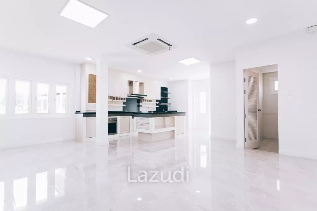 4 Bedrooms Large 2-storey House For Sale With Swimming Pool