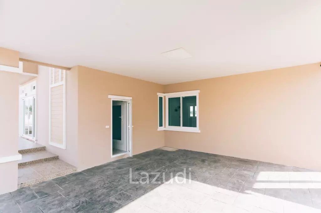 4 Bedrooms Large 2-storey House For Sale With Swimming Pool