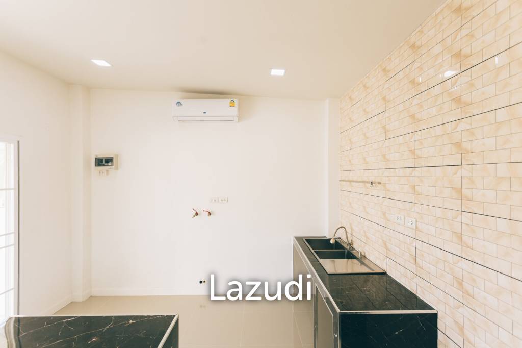 4 Bedrooms Large 2-storey House For Sale With Swimming Pool