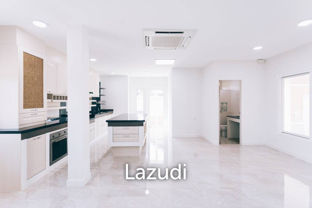 4 Bedrooms Large 2-storey House For Sale With Swimming Pool