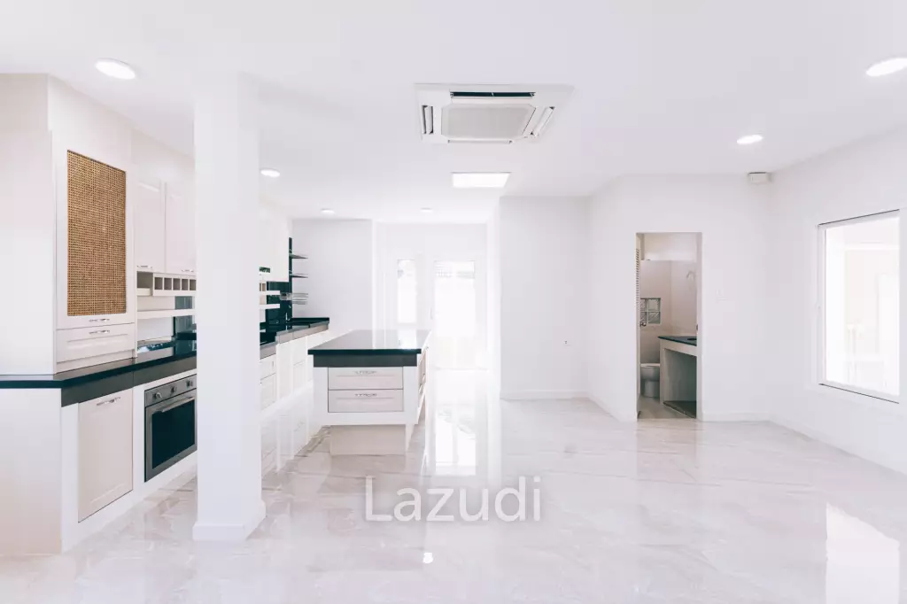 4 Bedrooms Large 2-storey House For Sale With Swimming Pool