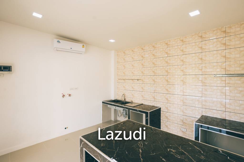 4 Bedrooms Large 2-storey House For Sale With Swimming Pool
