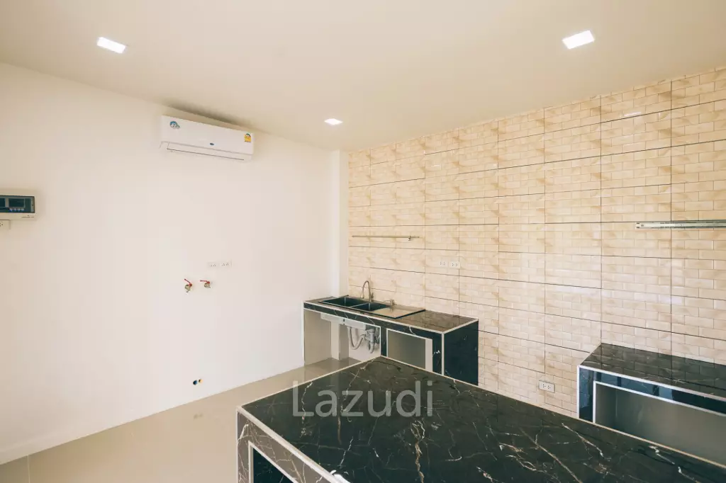 4 Bedrooms Large 2-storey House For Sale With Swimming Pool