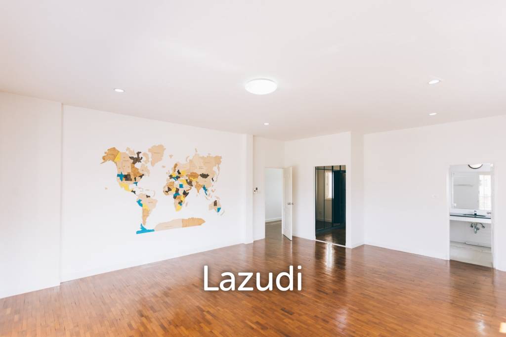 4 Bedrooms Large 2-storey House For Sale With Swimming Pool