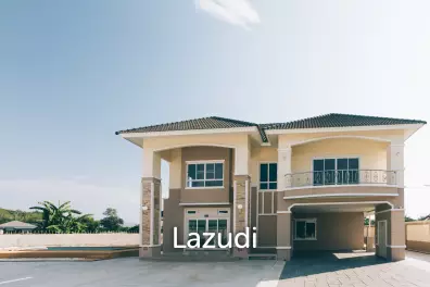 4 Bedrooms Large 2-storey House For Sale With Swimming Pool