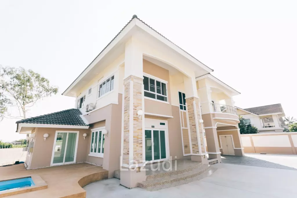 4 Bedrooms Large 2-storey House For Sale With Swimming Pool