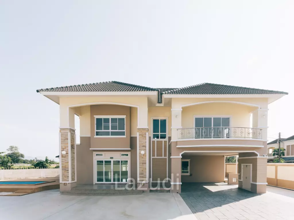 4 Bedrooms Large 2-storey House For Sale With Swimming Pool