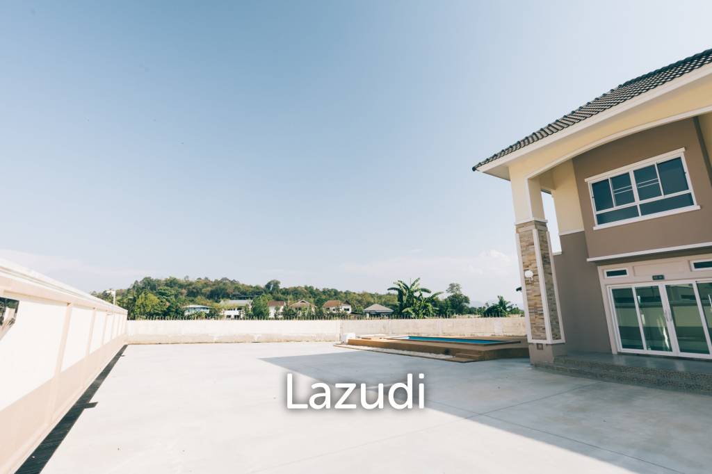 4 Bedrooms Large 2-storey House For Sale With Swimming Pool