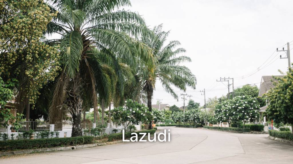 4 Bedrooms Large 2-storey House For Sale With Swimming Pool