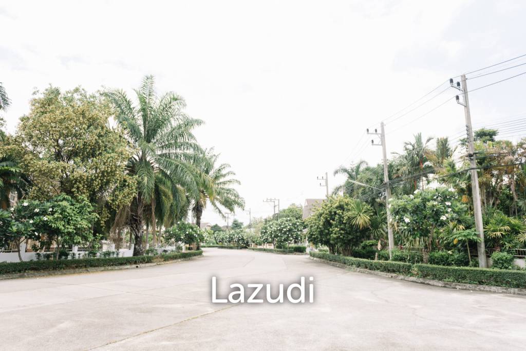 4 Bedrooms Large 2-storey House For Sale With Swimming Pool