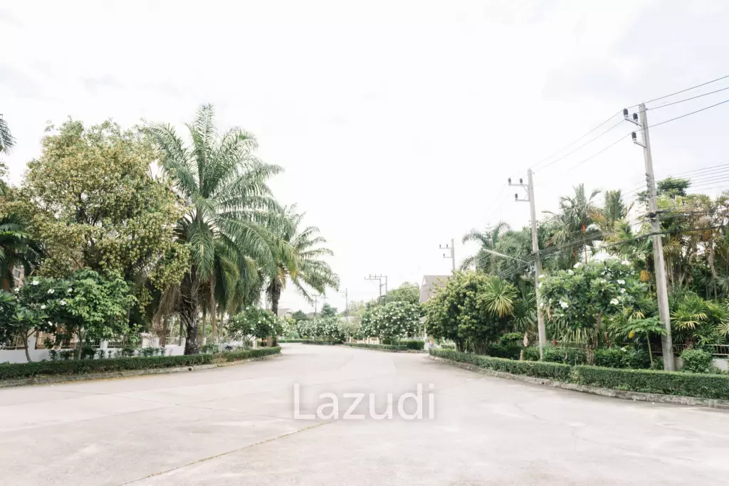 4 Bedrooms Large 2-storey House For Sale With Swimming Pool