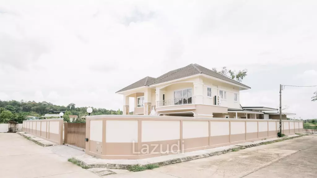 4 Bedrooms Large 2-storey House For Sale With Swimming Pool