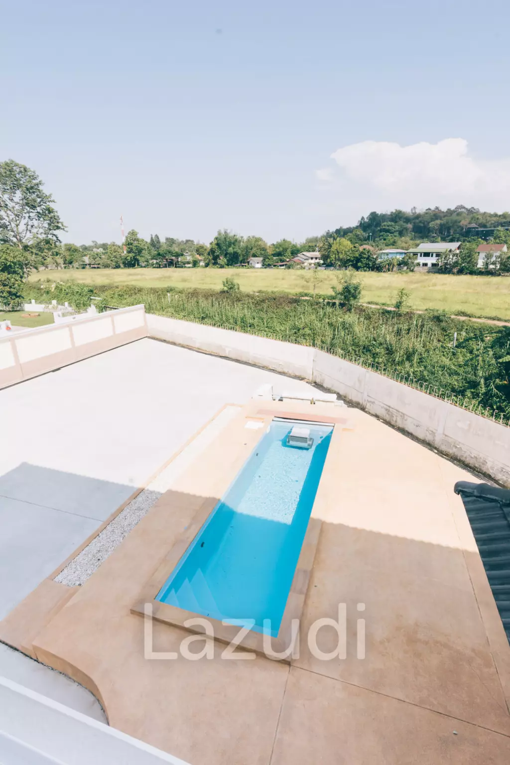 4 Bedrooms Large 2-storey House For Sale With Swimming Pool