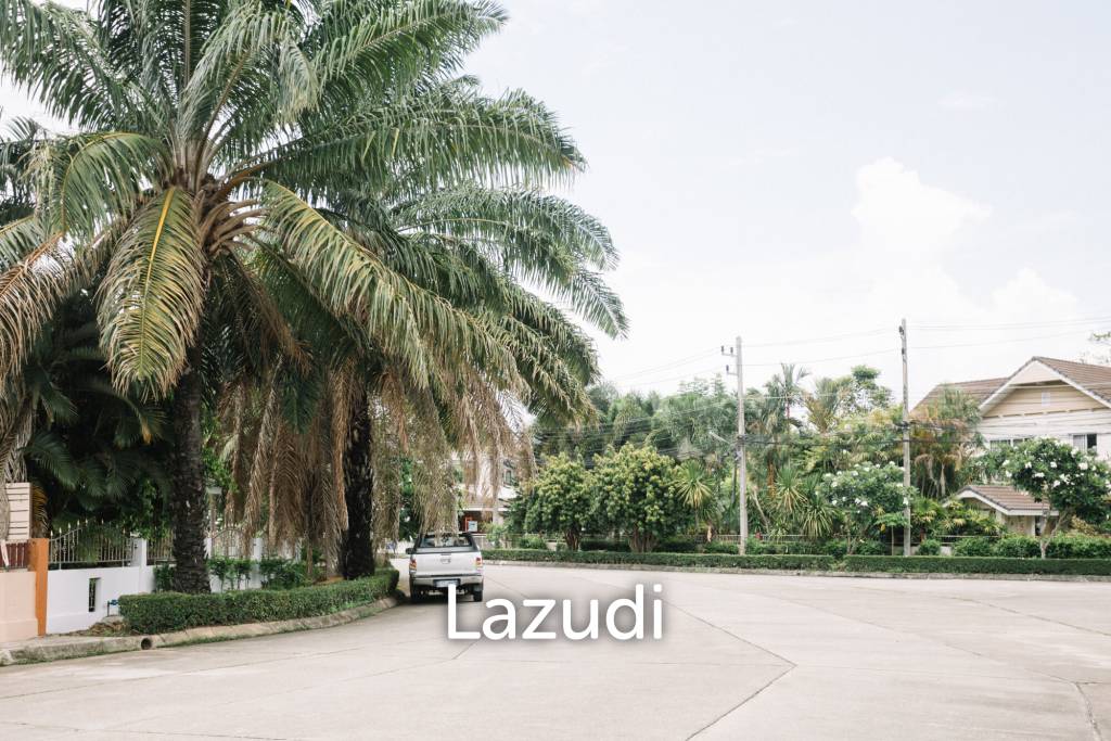 4 Bedrooms Large 2-storey House For Sale With Swimming Pool