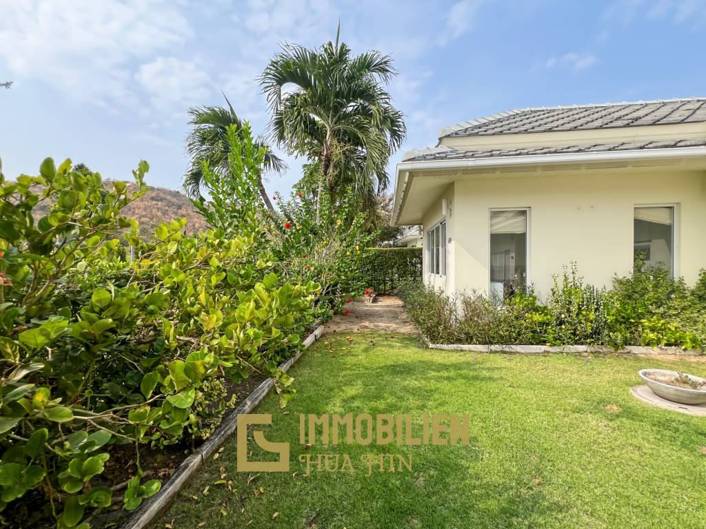 240 qm Wohnfläche/  Golfplatzlage / privater Pool