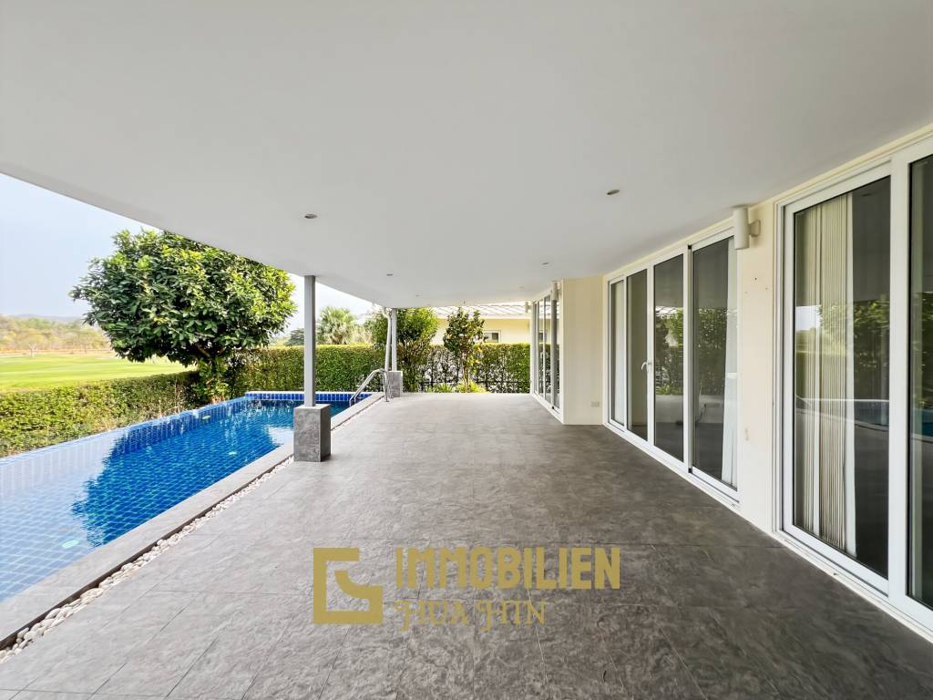 240 qm Wohnfläche/  Golfplatzlage / privater Pool