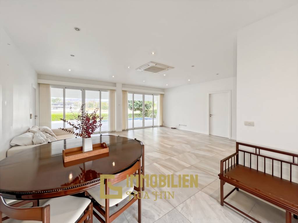 240 qm Wohnfläche/  Golfplatzlage / privater Pool