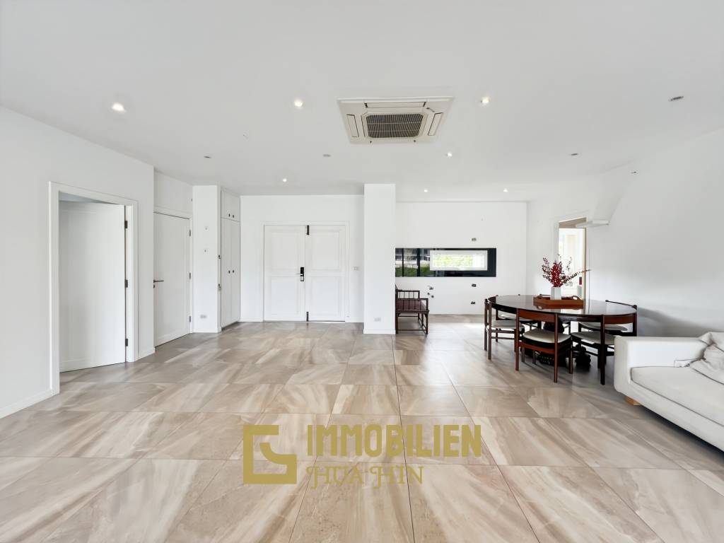 240 qm Wohnfläche/  Golfplatzlage / privater Pool