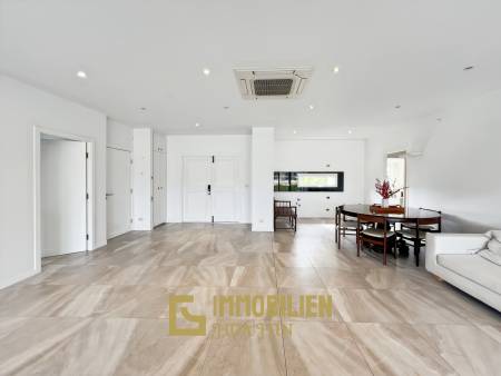 240 qm Wohnfläche/  Golfplatzlage / privater Pool