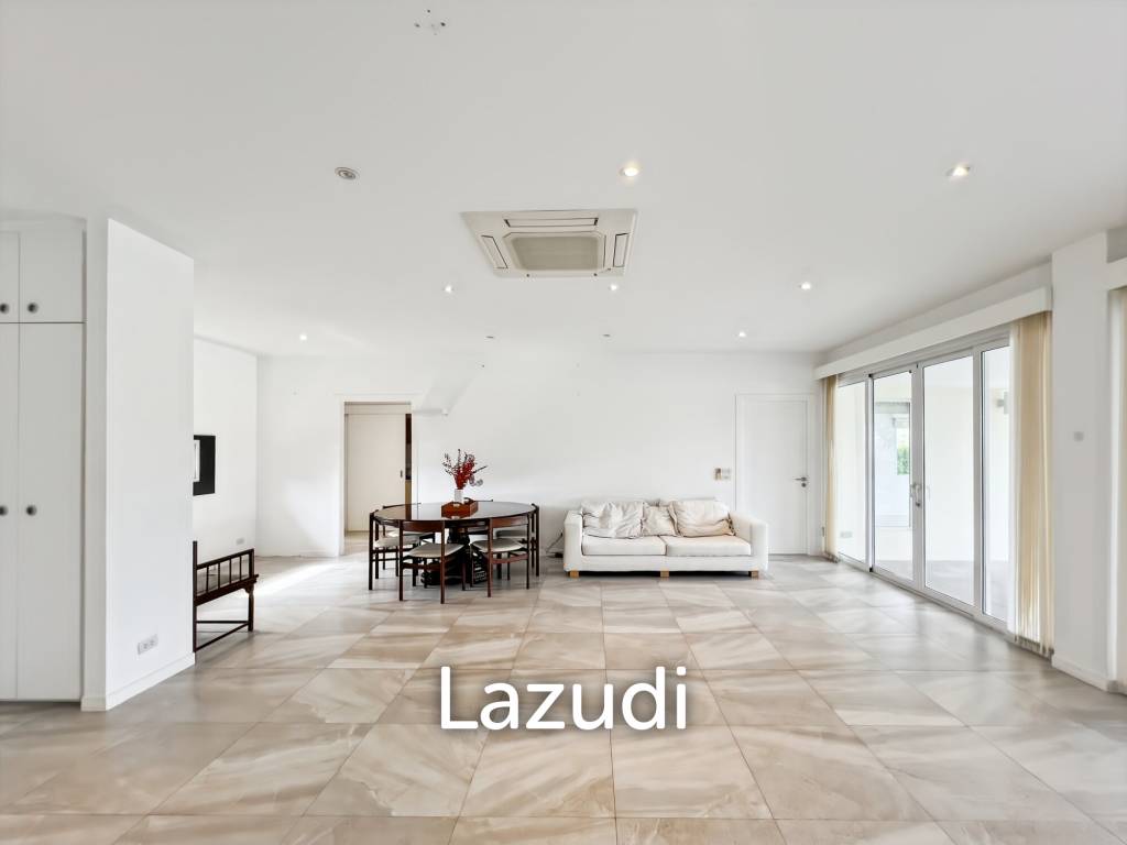 240 sqm 3 Bedroom Golf Course Pool Villa in Black Mountain Golf Course
