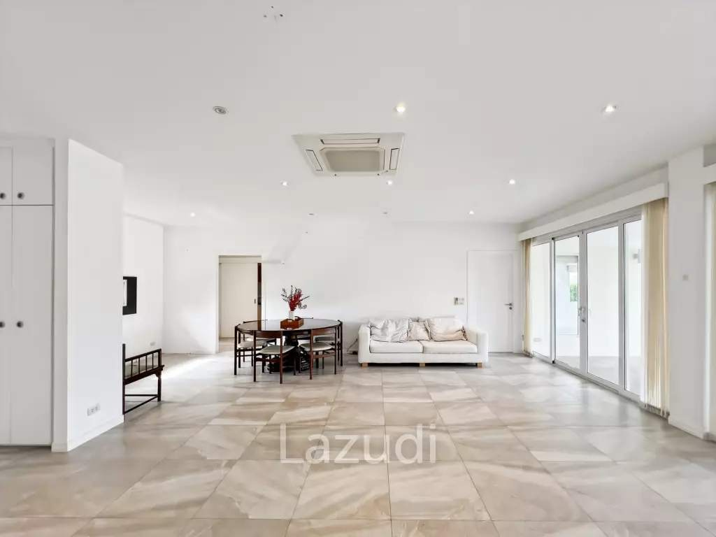 240 sqm 3 Bedroom Golf Course Pool Villa in Black Mountain Golf Course