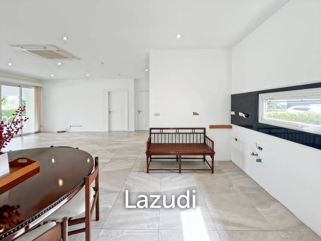 240 sqm 3 Bedroom Golf Course Pool Villa in Black Mountain Golf Course