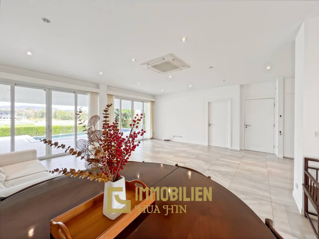 240 qm Wohnfläche/  Golfplatzlage / privater Pool