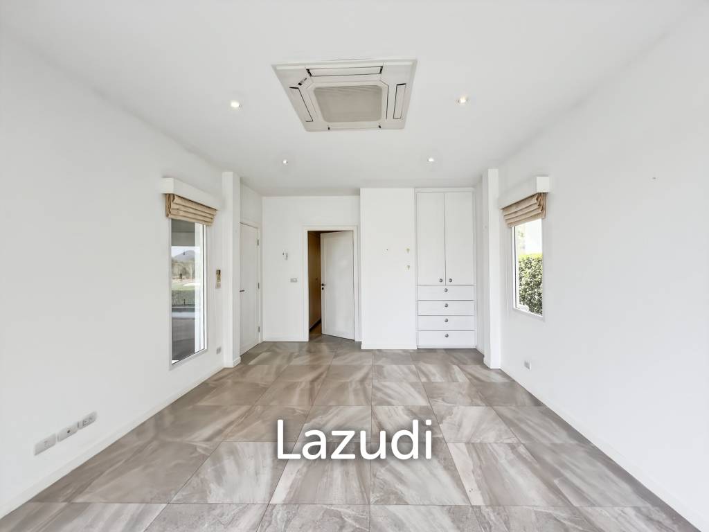 240 sqm 3 Bedroom Golf Course Pool Villa in Black Mountain Golf Course