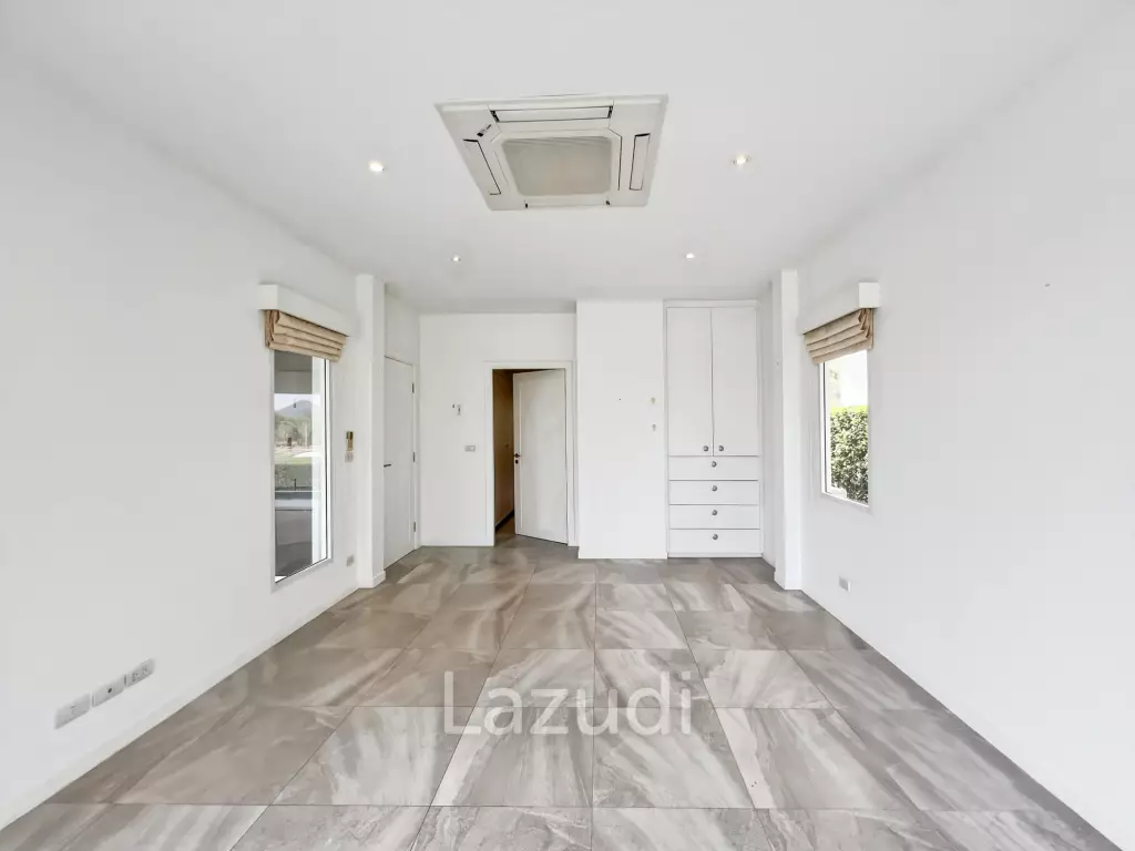 240 sqm 3 Bedroom Golf Course Pool Villa in Black Mountain Golf Course
