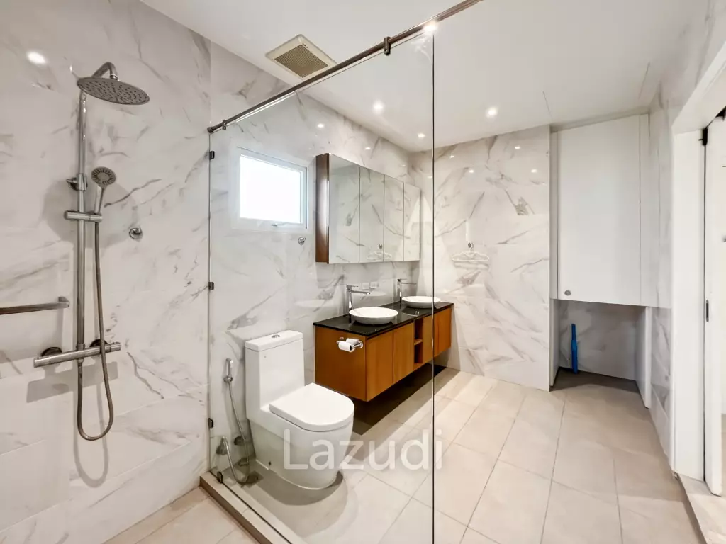 240 sqm 3 Bedroom Golf Course Pool Villa in Black Mountain Golf Course