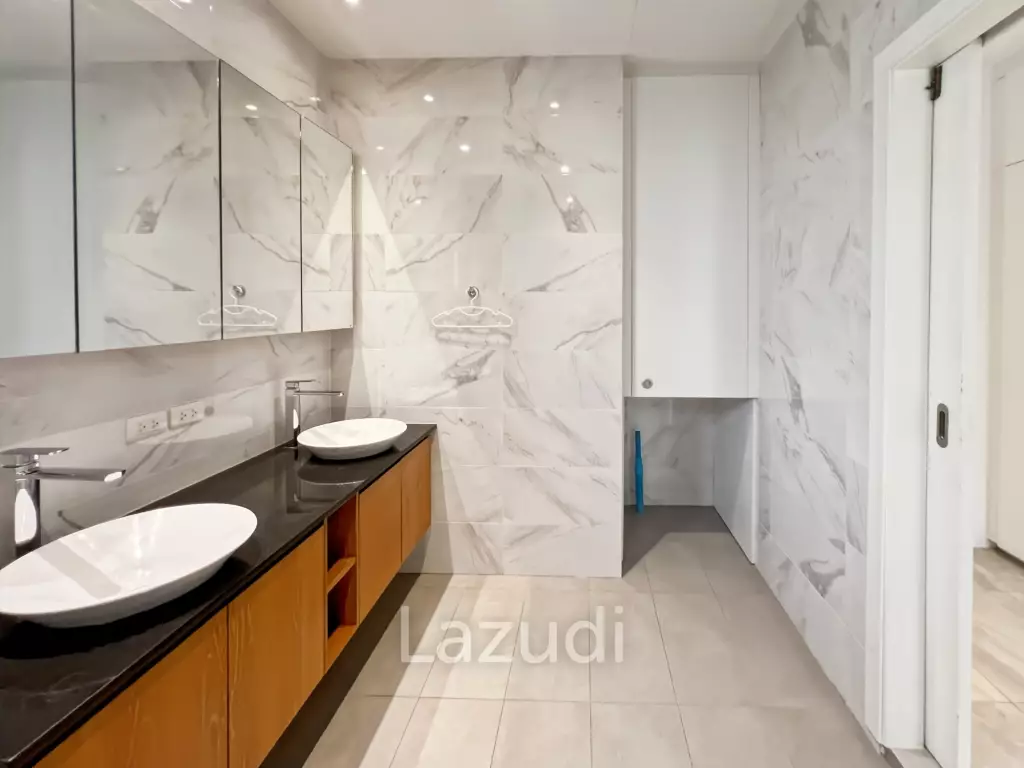 240 sqm 3 Bedroom Golf Course Pool Villa in Black Mountain Golf Course