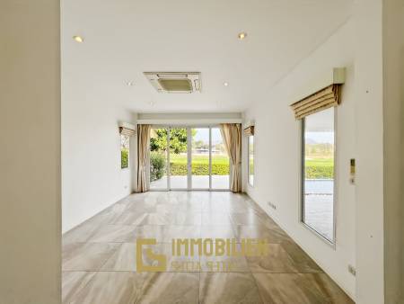 240 qm Wohnfläche/  Golfplatzlage / privater Pool