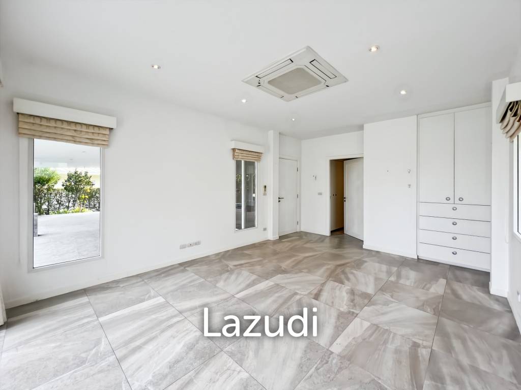 240 sqm 3 Bedroom Golf Course Pool Villa in Black Mountain Golf Course