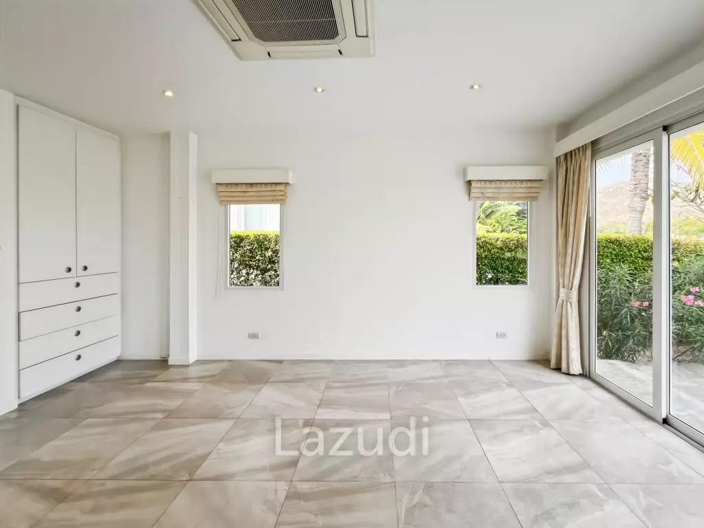 240 sqm 3 Bedroom Golf Course Pool Villa in Black Mountain Golf Course