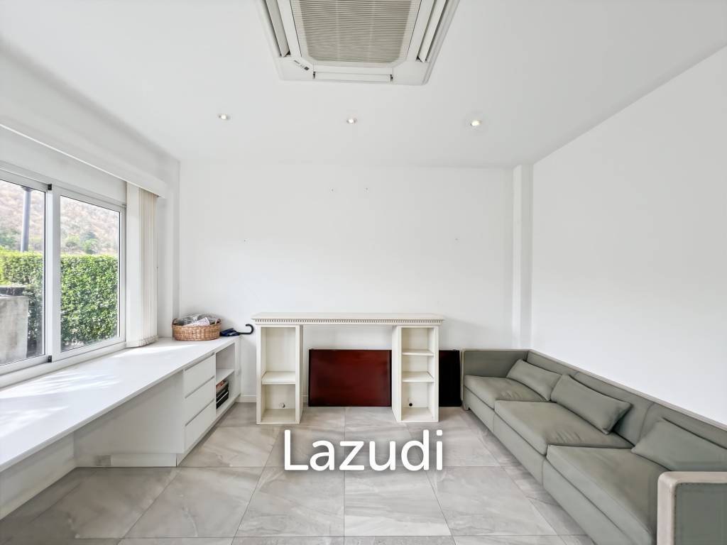 240 sqm 3 Bedroom Golf Course Pool Villa in Black Mountain Golf Course