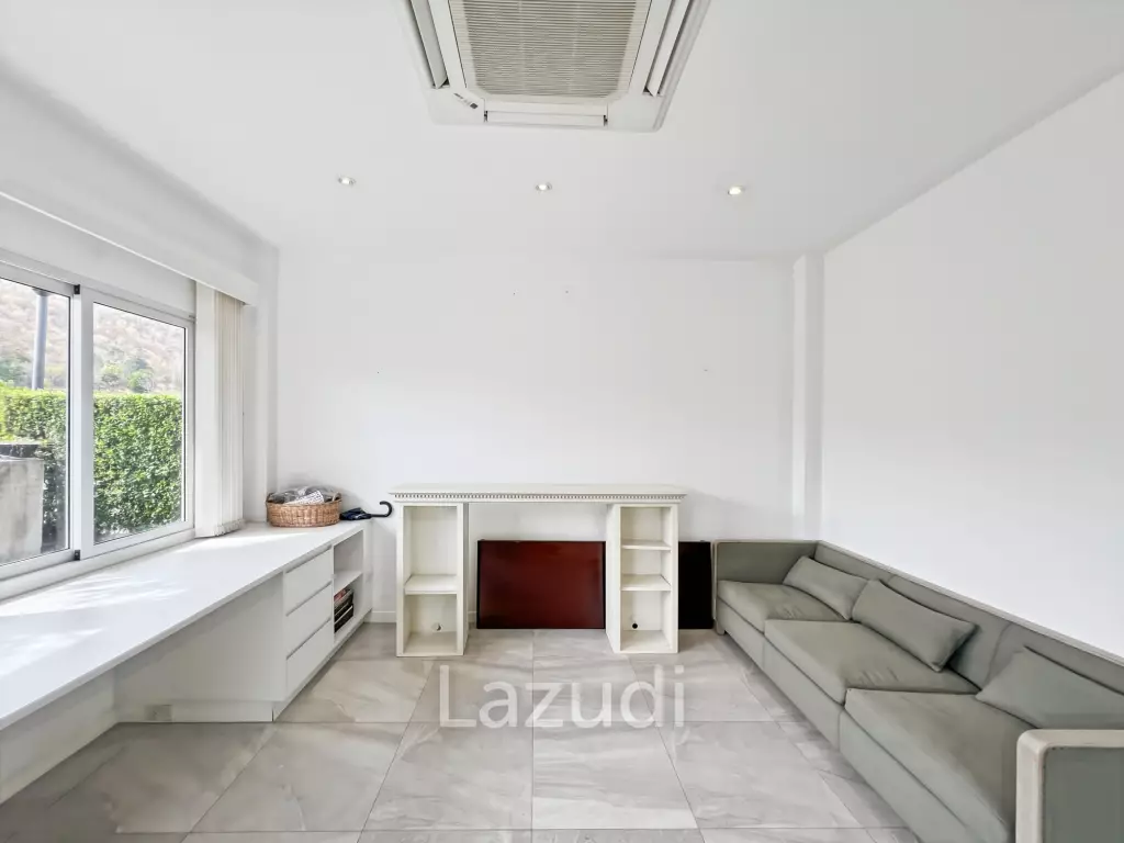 240 sqm 3 Bedroom Golf Course Pool Villa in Black Mountain Golf Course