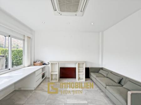 240 qm Wohnfläche/  Golfplatzlage / privater Pool