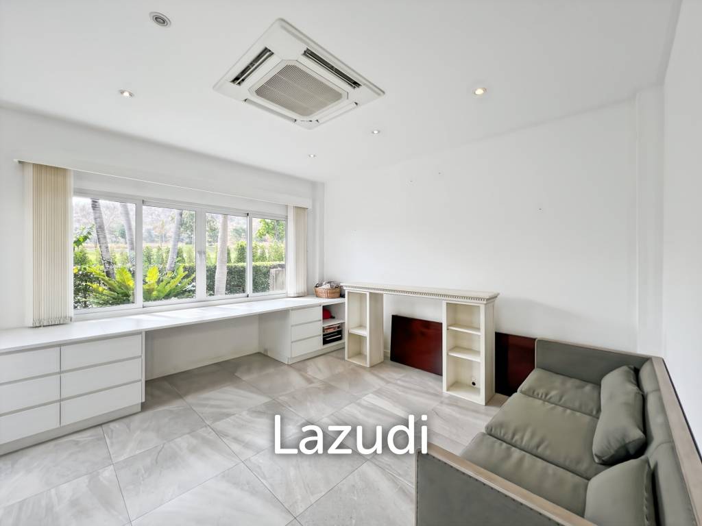 240 sqm 3 Bedroom Golf Course Pool Villa in Black Mountain Golf Course