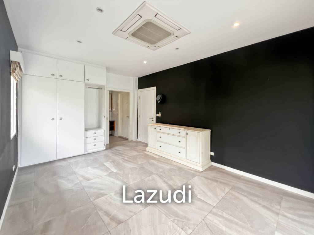 240 sqm 3 Bedroom Golf Course Pool Villa in Black Mountain Golf Course