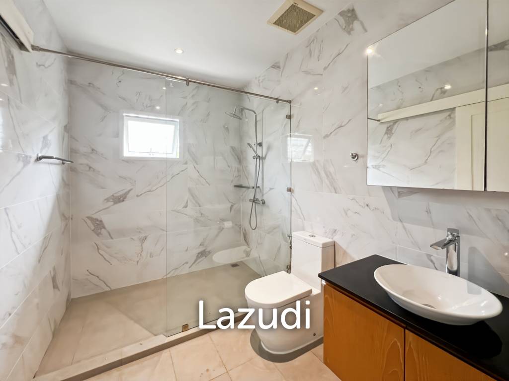 240 sqm 3 Bedroom Golf Course Pool Villa in Black Mountain Golf Course