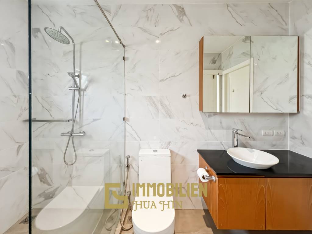 240 qm Wohnfläche/  Golfplatzlage / privater Pool