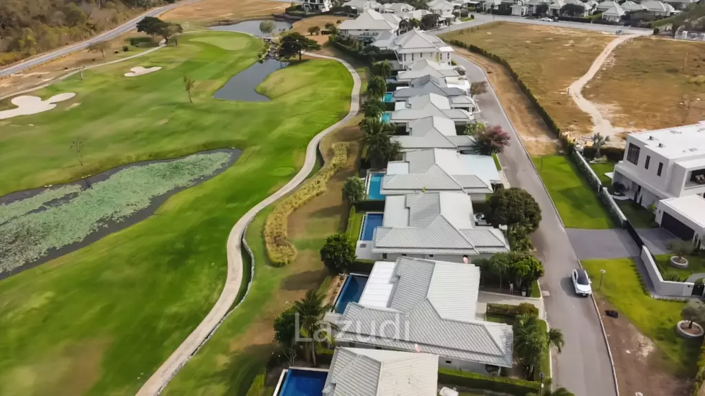 240 sqm 3 Bedroom Golf Course Pool Villa in Black Mountain Golf Course