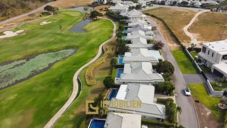 240 qm Wohnfläche/  Golfplatzlage / privater Pool